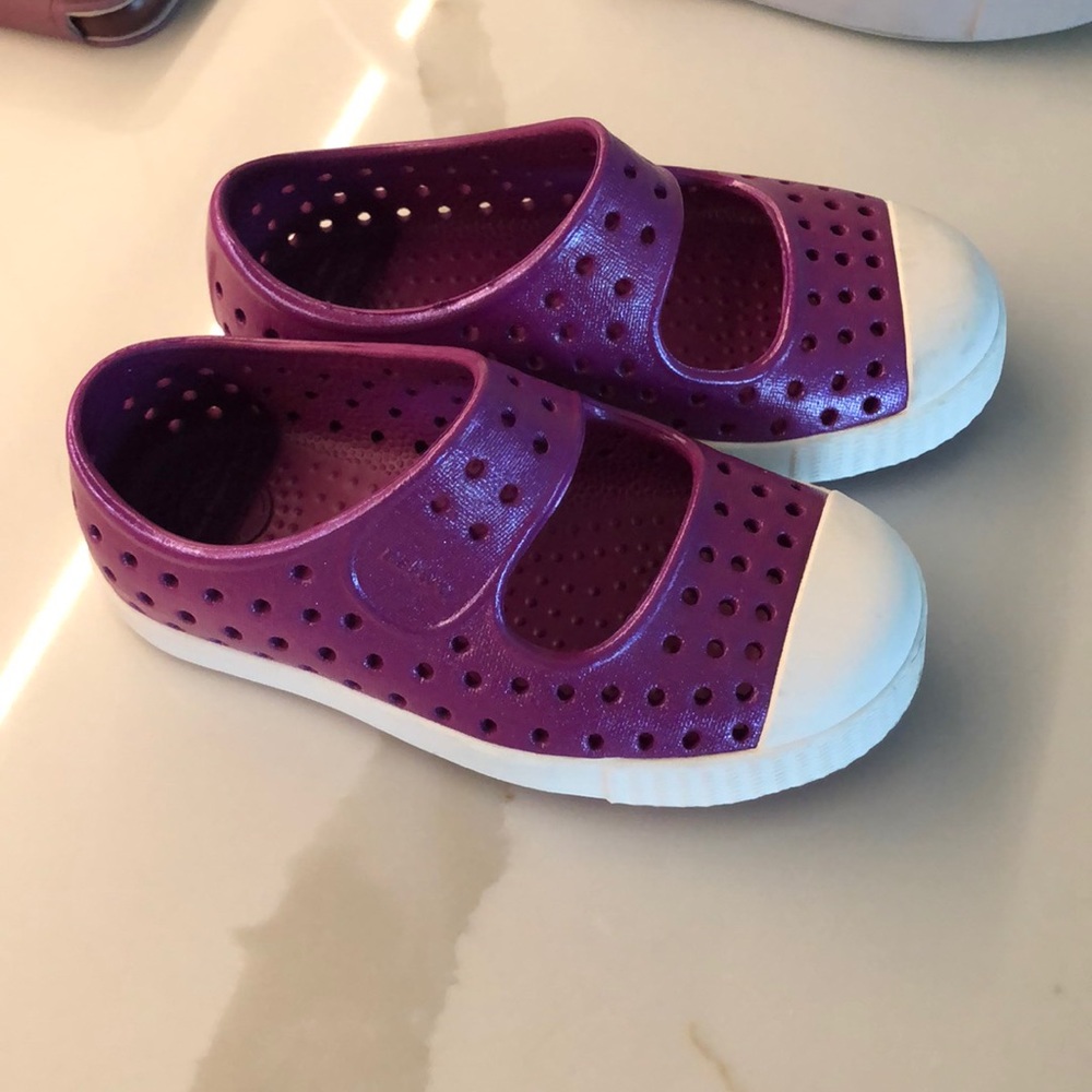 Native little girls Mary Janes size 8